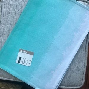 BRAND NEW set of 4 Ombré Placemats